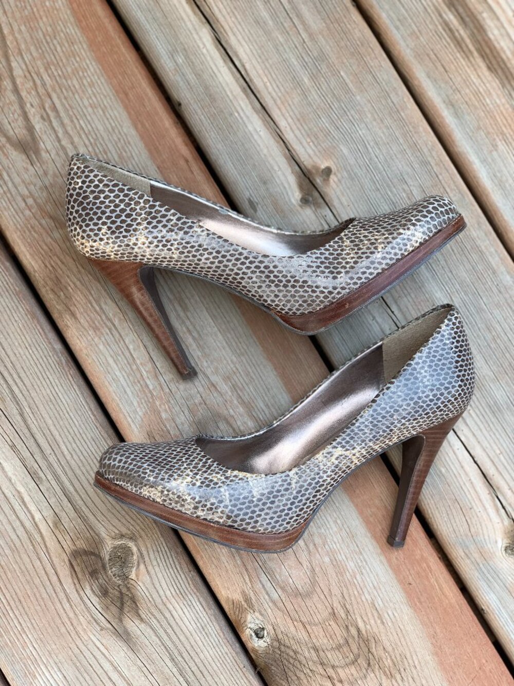 Nine West Snakeskin Pump 6.5 Taupe Patent Leather Faux Wood Platform High Heels